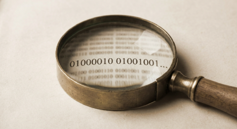 コードに焦点を当てるイメージ